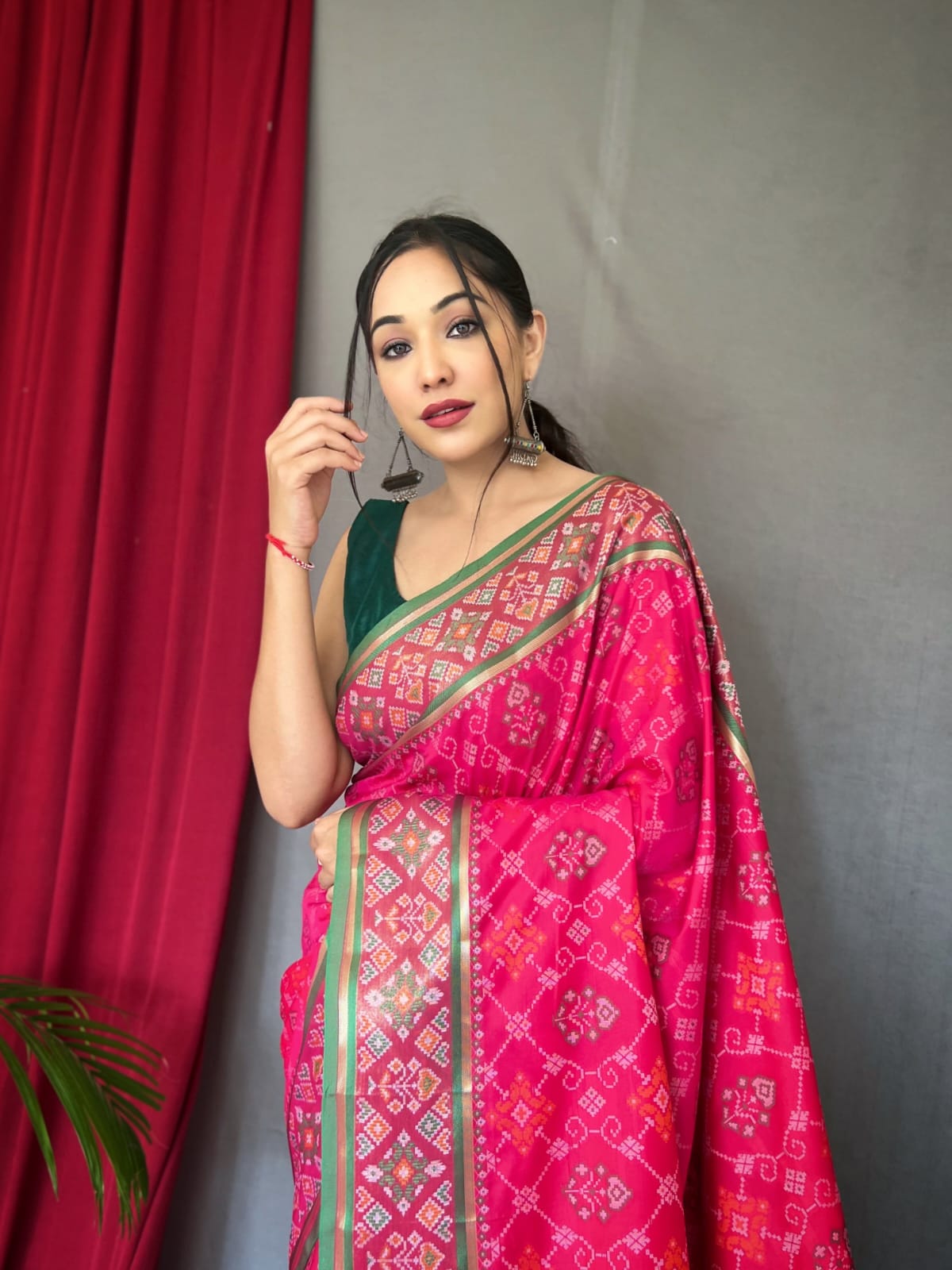 SOFT RANGEEN GREEN COLOR MEENAKARI PATOLA SILK  SAREE