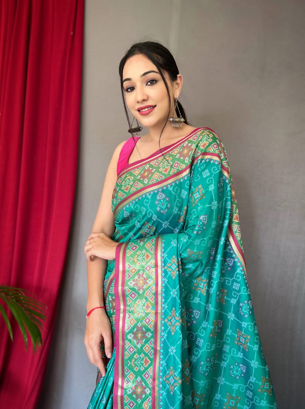 SOFT RANGEEN GREEN COLOR MEENAKARI PATOLA SILK  SAREE