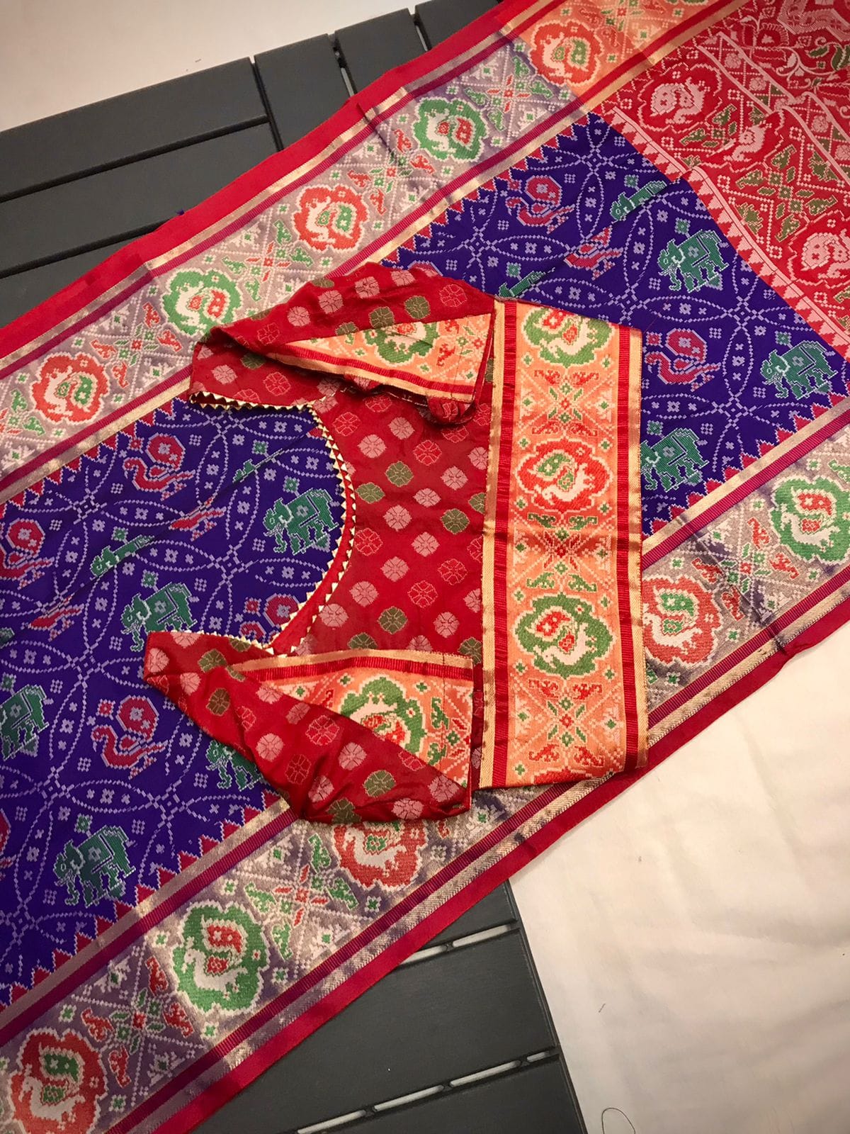 RED & GREEN COLOR MEENAKARI  PATOLA WEAVING PETTERNS SAREE