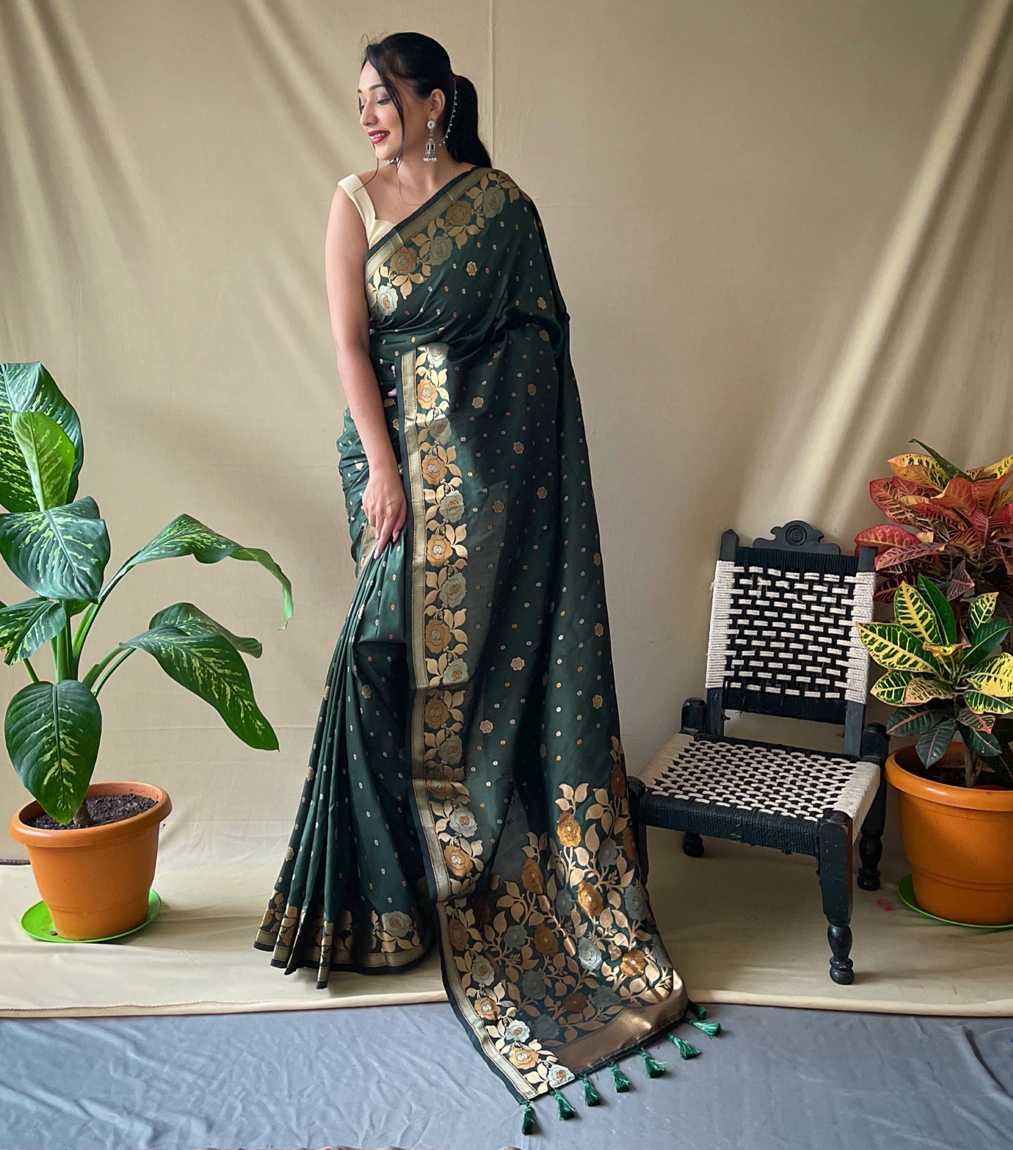 HUNTER GREEN COLOR PURE SOFT SILK WITH GOLDEN ZARI BORDER SAREE