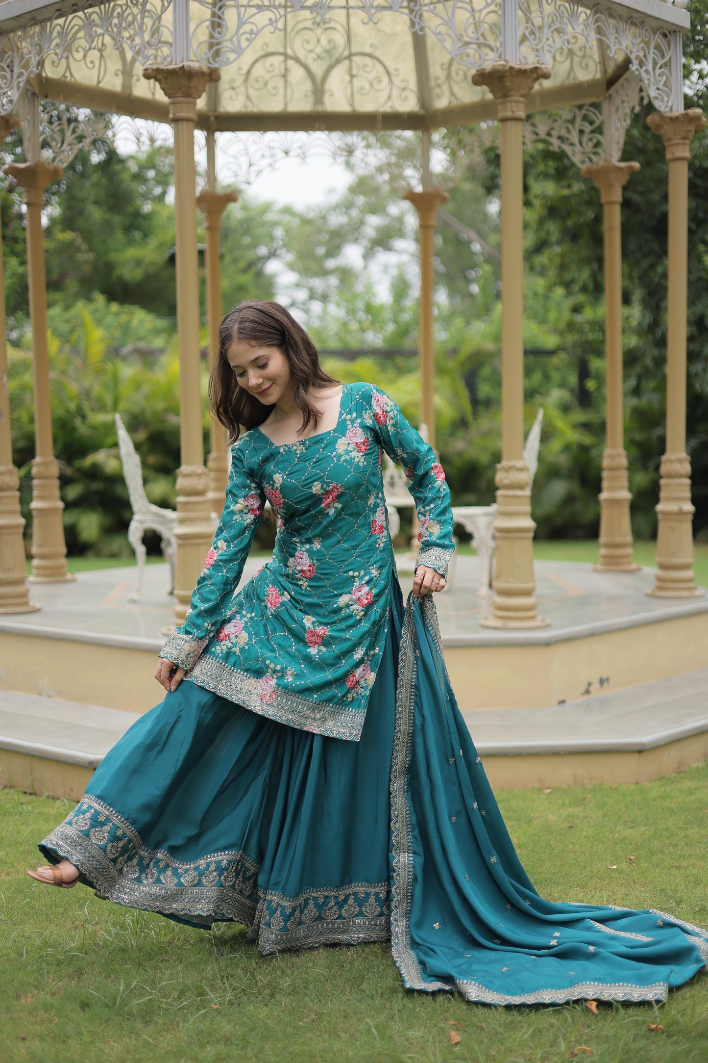 Thread Embroidery With Chinnon Print Kurta Plazzo Set With Dupatta