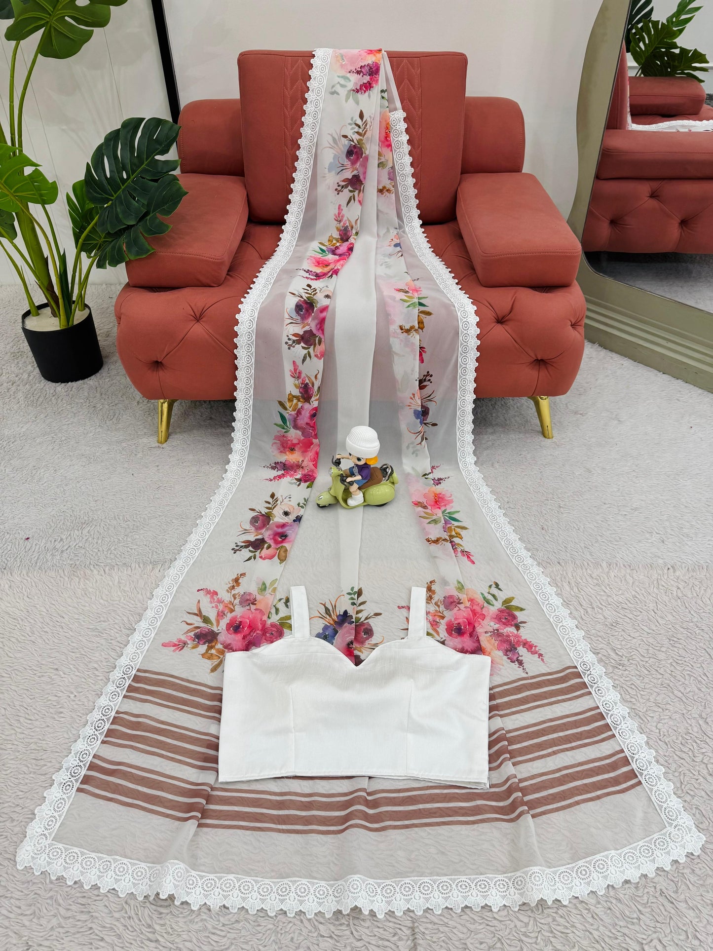 White Faux georgette With Digital Print Saree