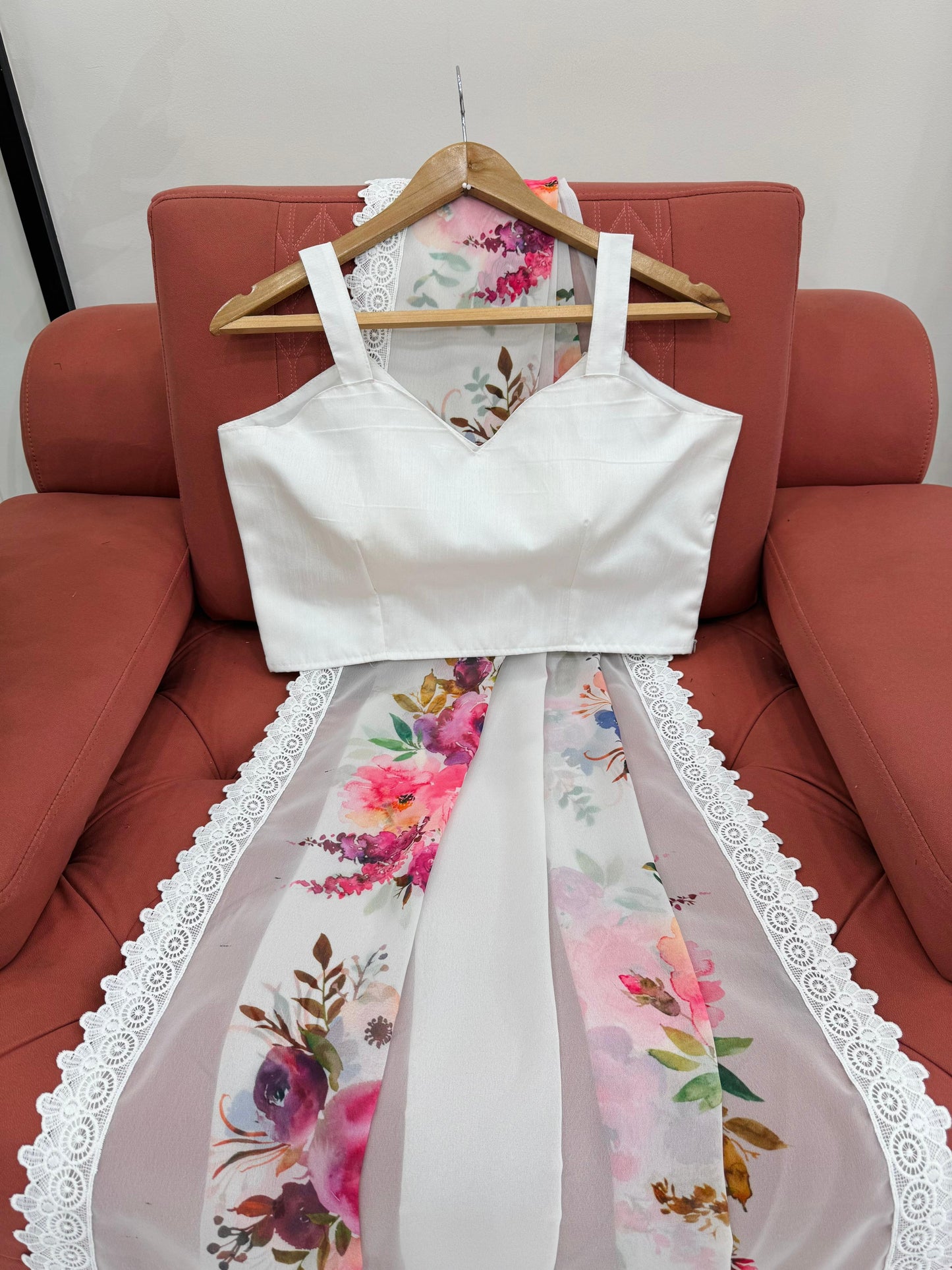 White Faux georgette With Digital Print Saree