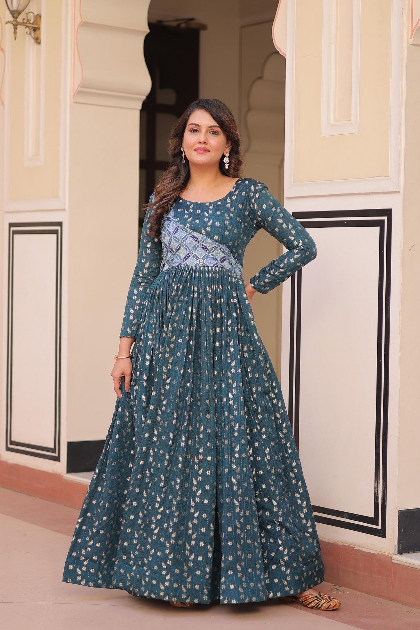 Position Print Choli with jacquard work Gown