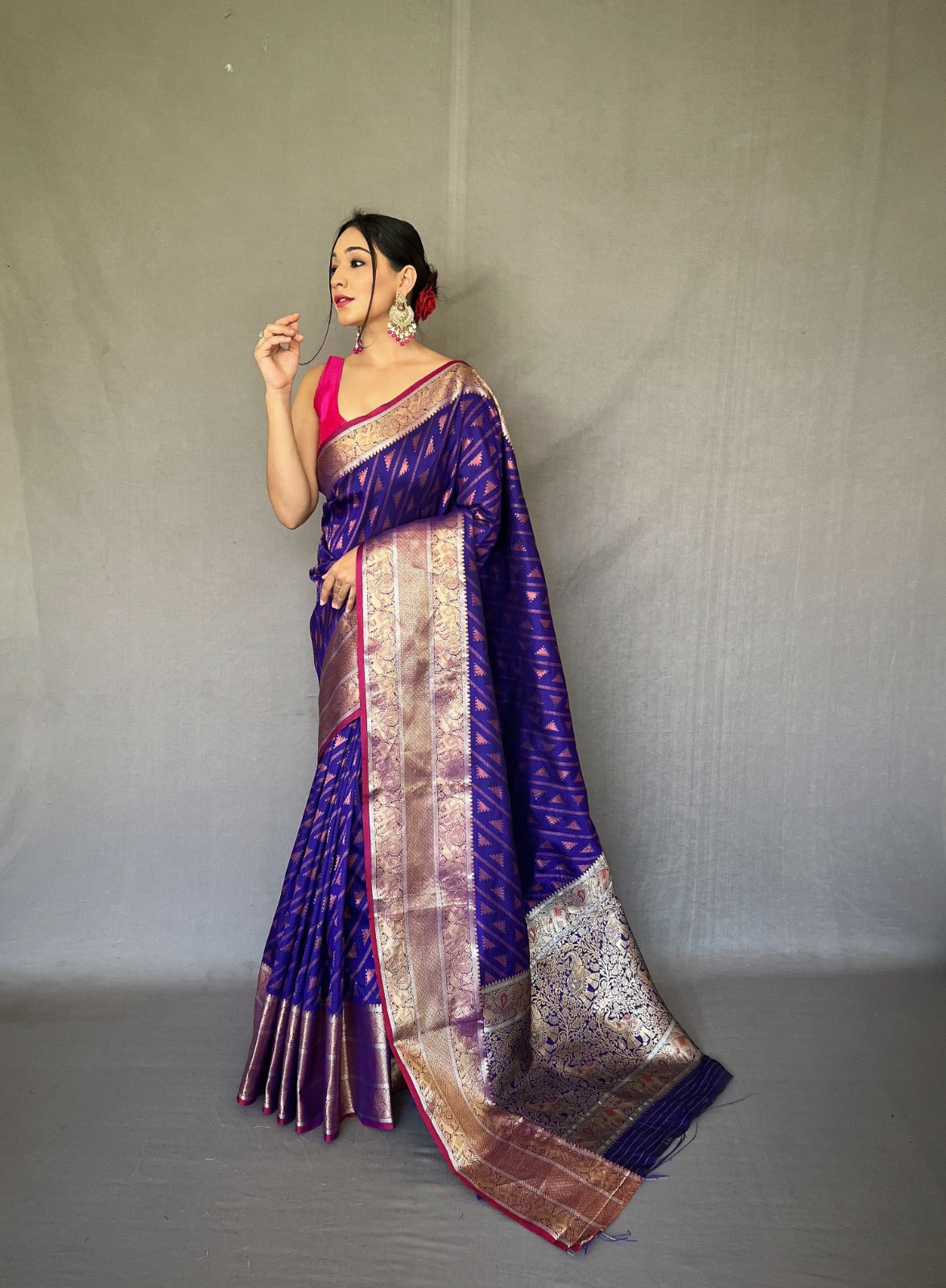 RICH AND INTRICATELY RANI PINK COLOR JACQUARD CONTRAST SILK SAREE