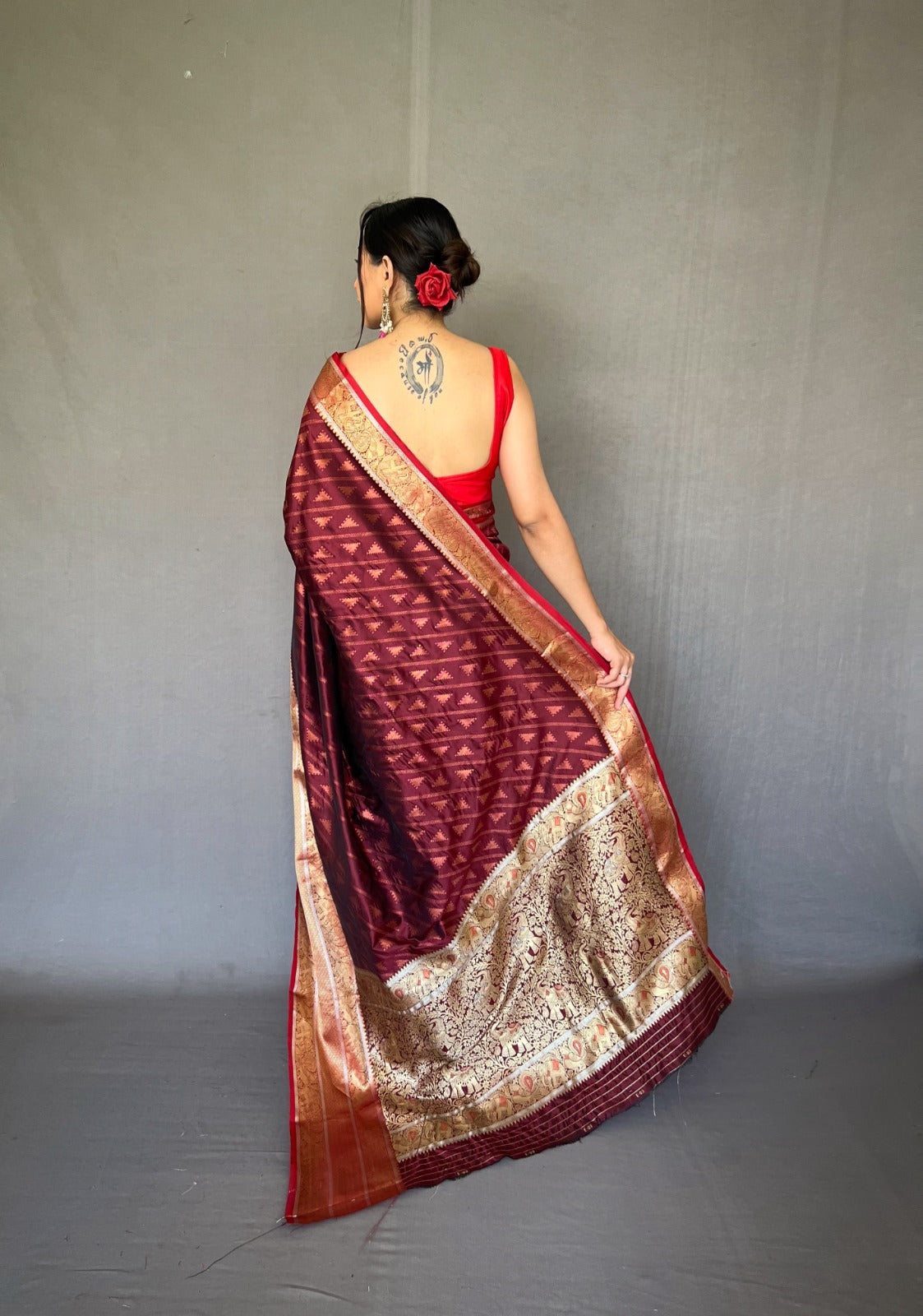 BLACK COLOR HEAVY GOLD BIG JACQUARD CONTRAST SILK SAREE