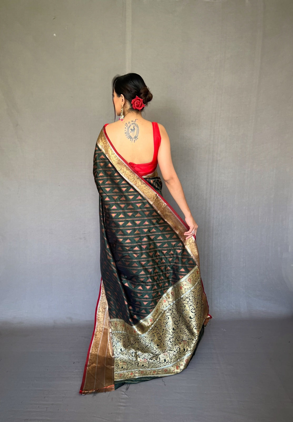 BLACK COLOR HEAVY GOLD BIG JACQUARD CONTRAST SILK SAREE