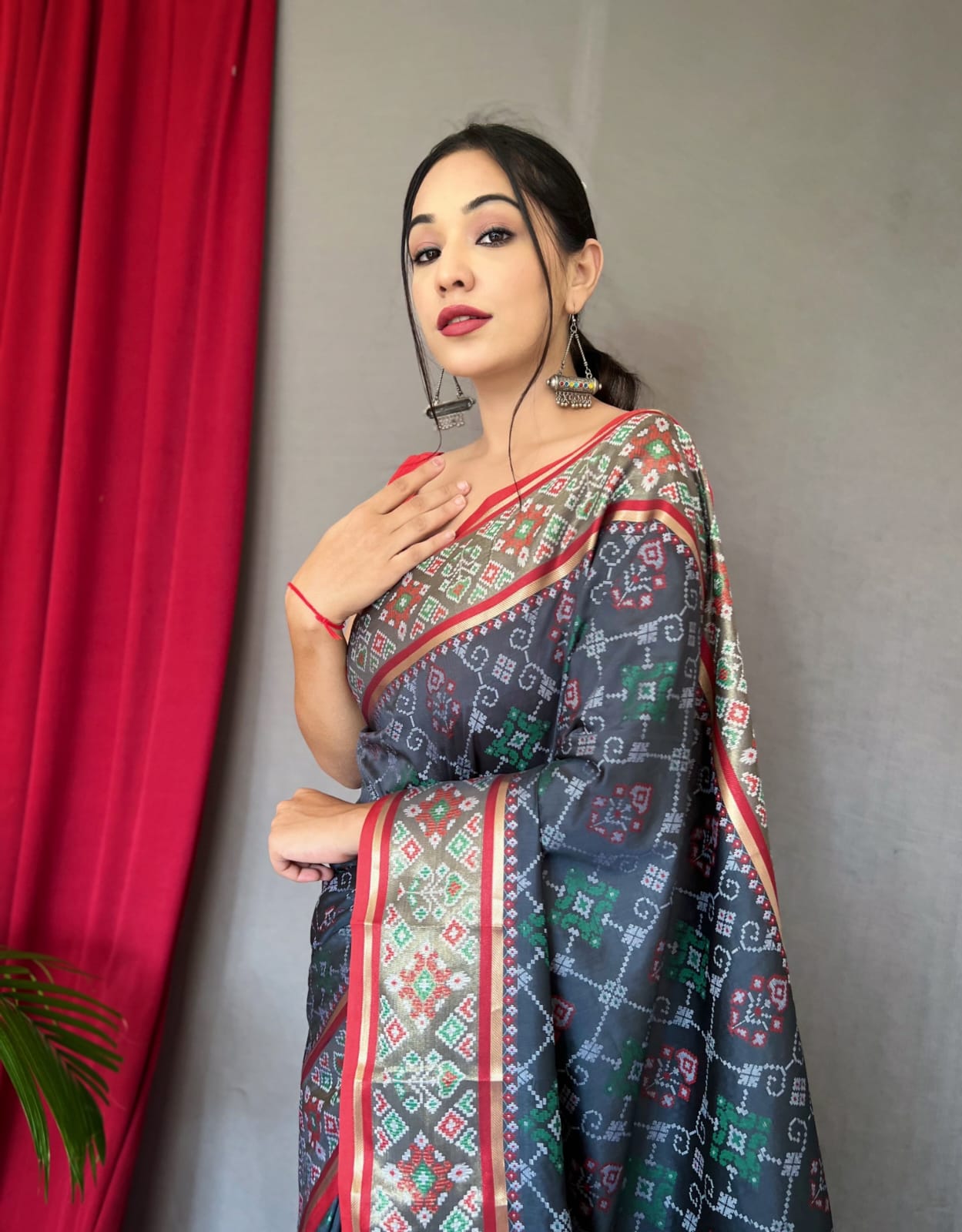 SOFT RANGEEN GREEN COLOR MEENAKARI PATOLA SILK  SAREE