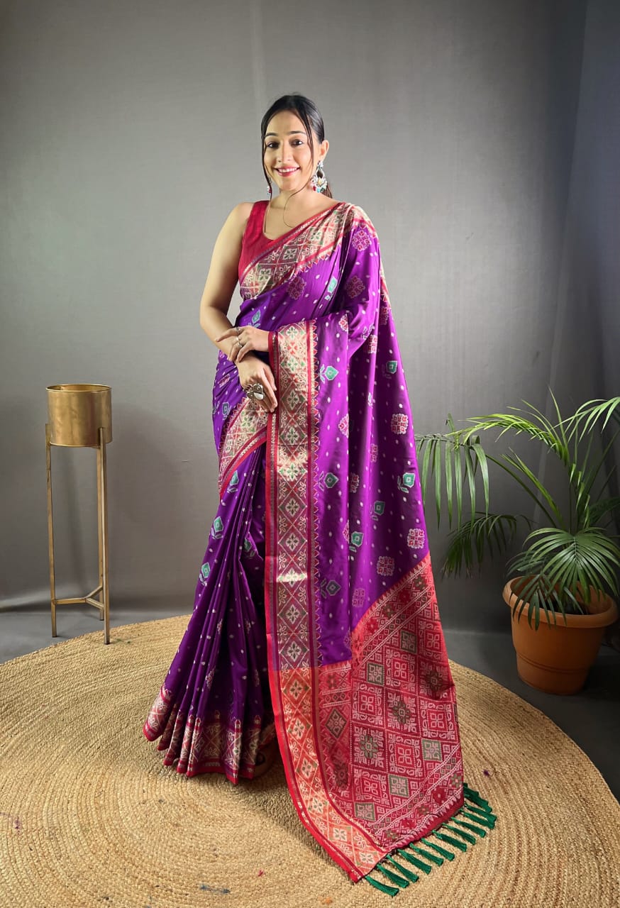 DARK GREEN COLOR PATOLA SILK WITH ELEGANT DESIGN SAREE