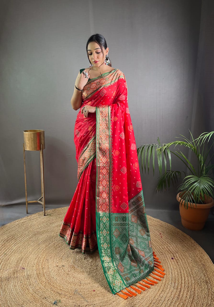 DARK GREEN COLOR PATOLA SILK WITH ELEGANT DESIGN SAREE