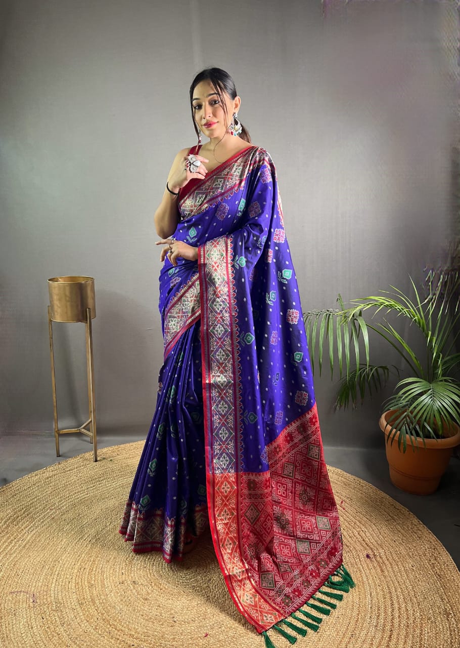 DARK GREEN COLOR PATOLA SILK WITH ELEGANT DESIGN SAREE