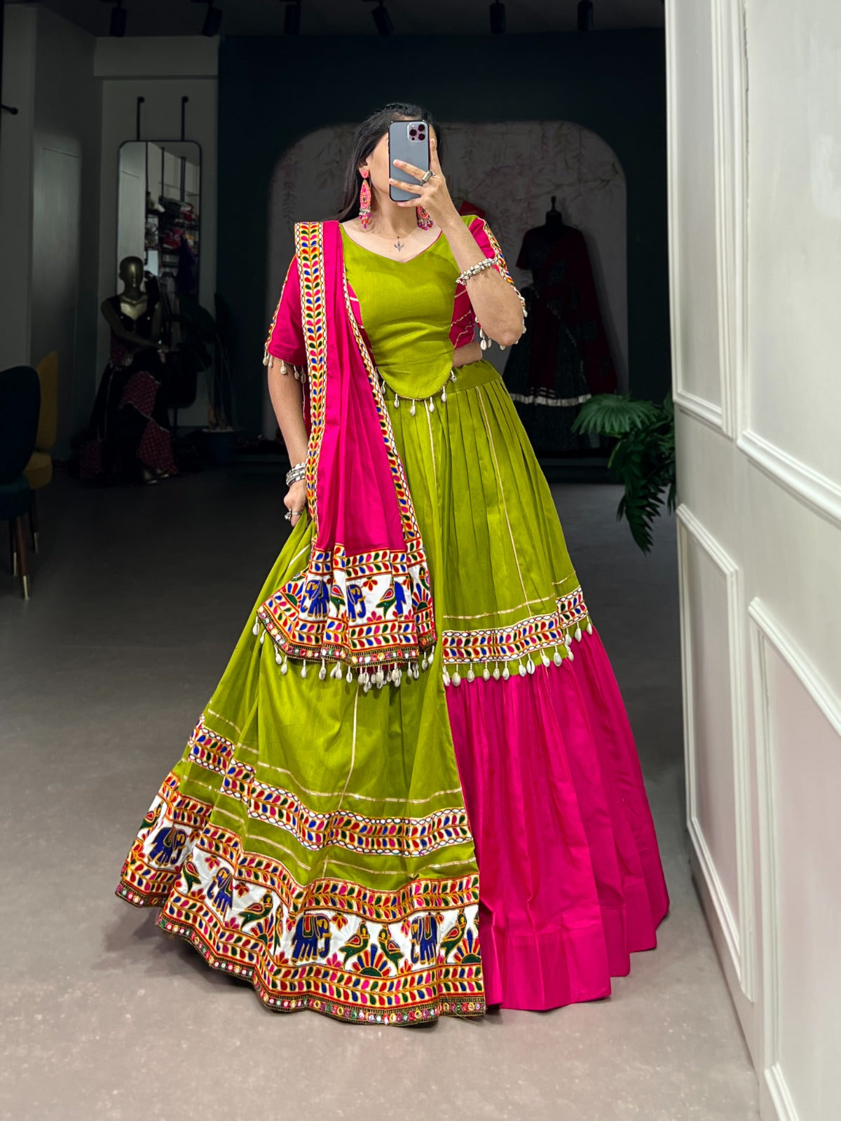 KODI LACE TOUCH UP LEHENGA