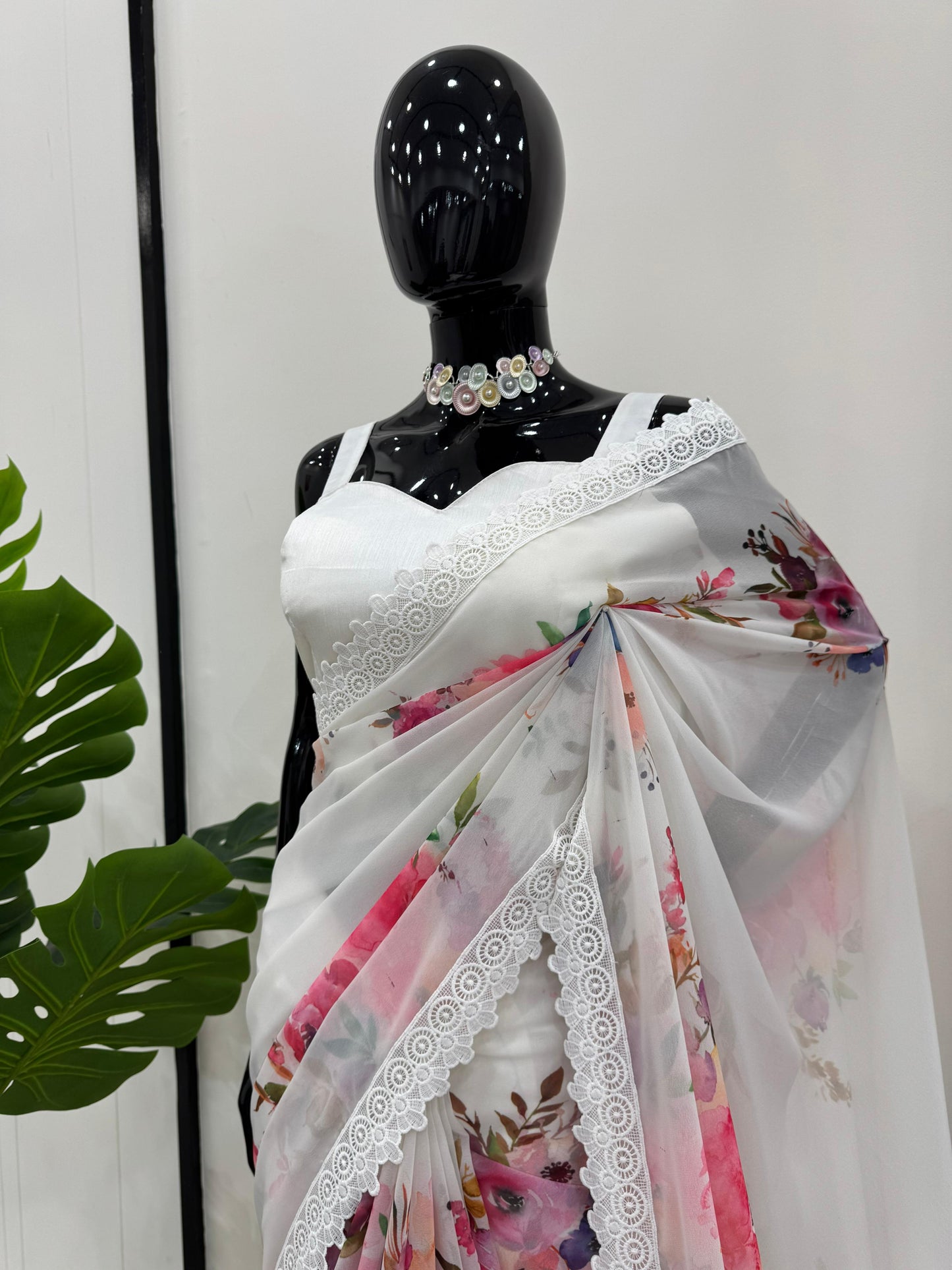 White Faux georgette With Digital Print Saree