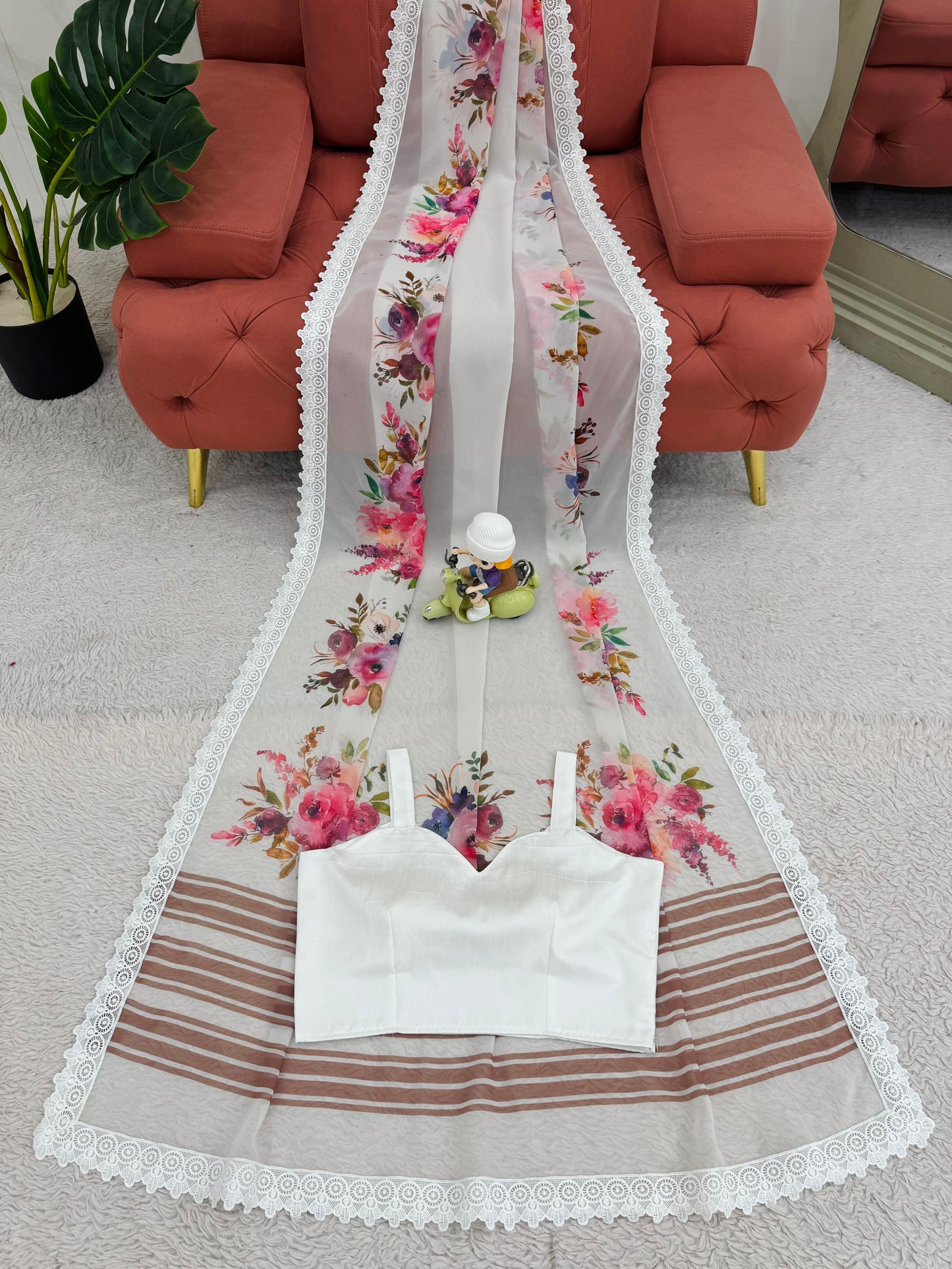 White Faux georgette With Digital Print Saree