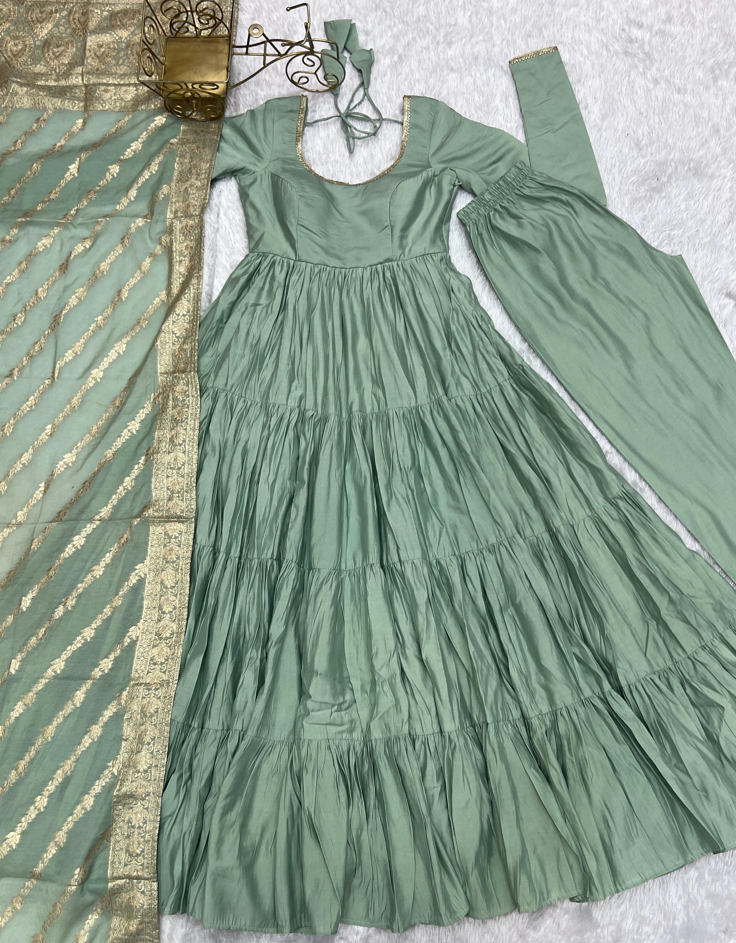 Pista Heavy Romansilk Chanderi With Yoke Lace 3pc Kurta Set