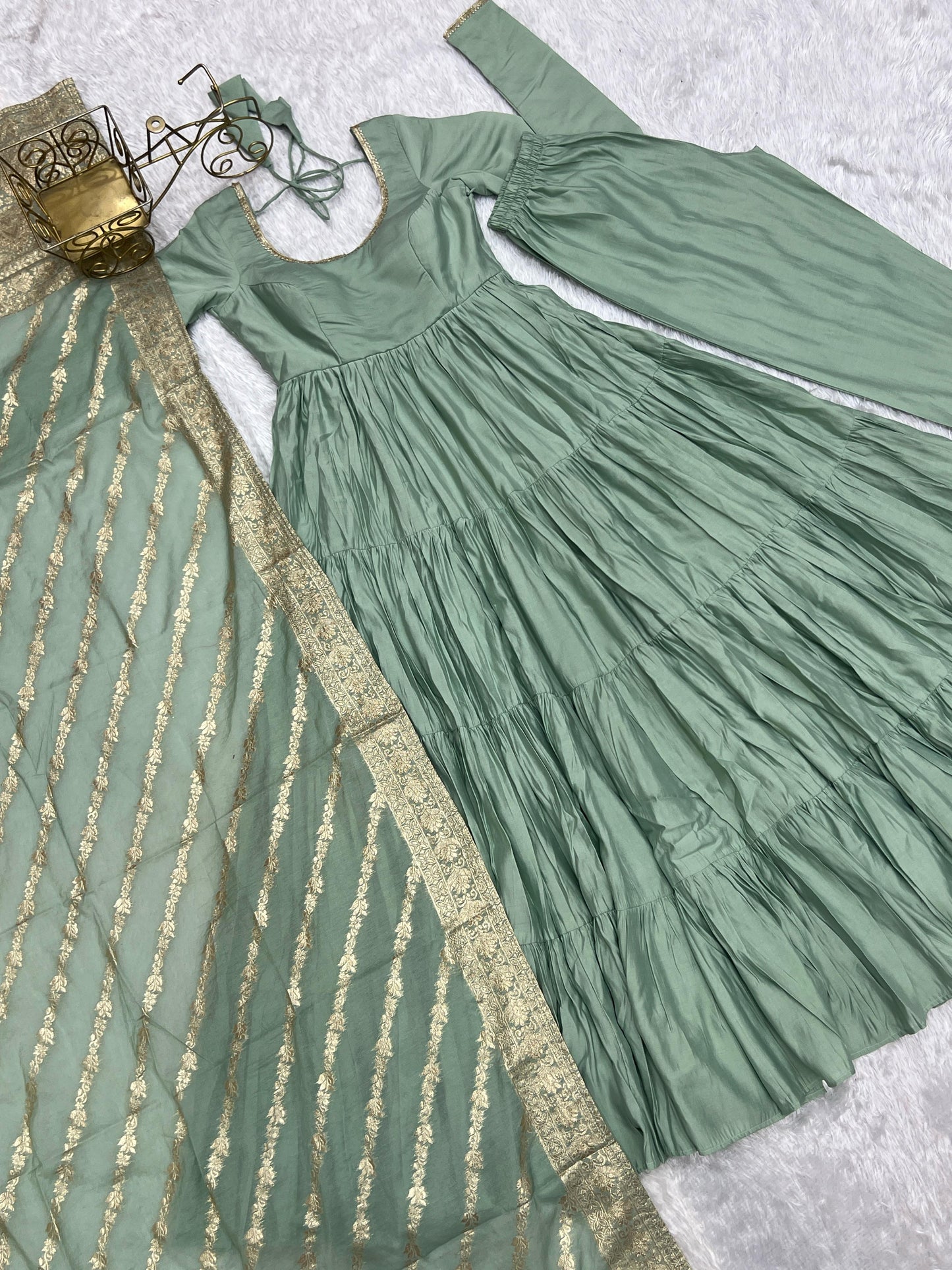 Pista Heavy Romansilk Chanderi With Yoke Lace 3pc Kurta Set