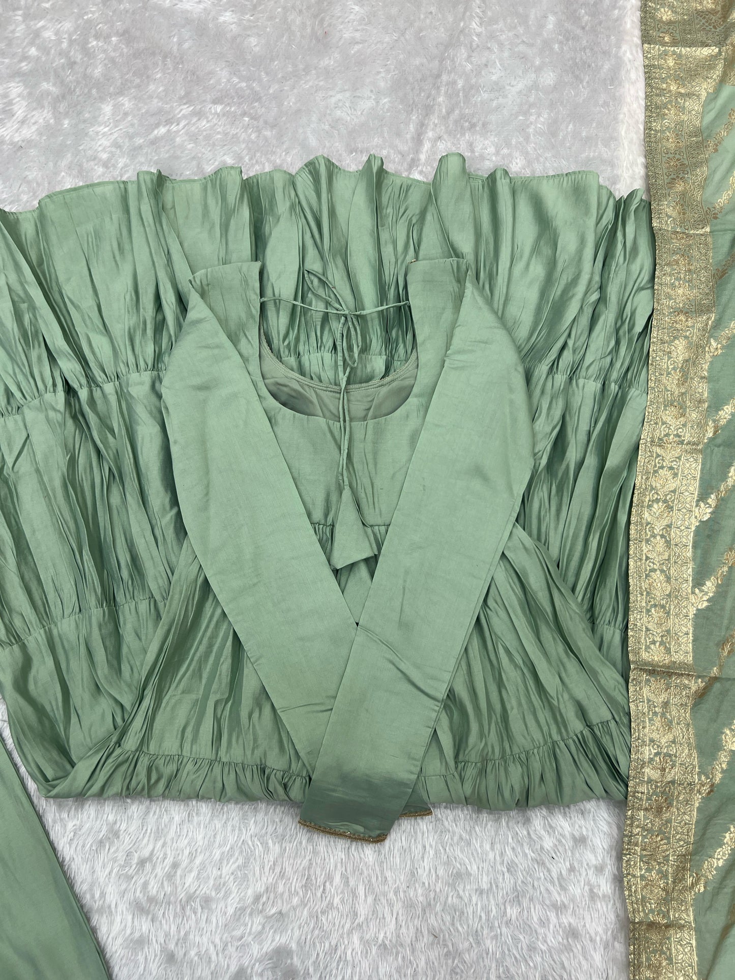 Pista Heavy Romansilk Chanderi With Yoke Lace 3pc Kurta Set