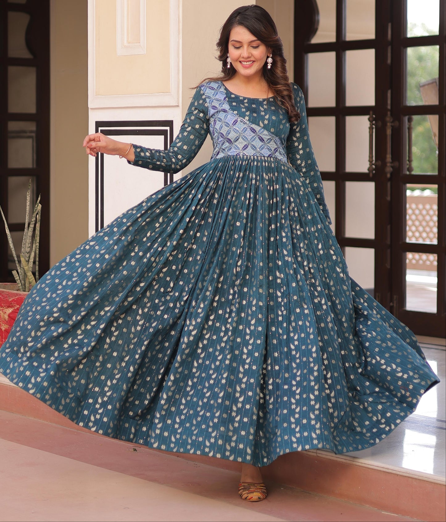 Position Print Choli with jacquard work Gown
