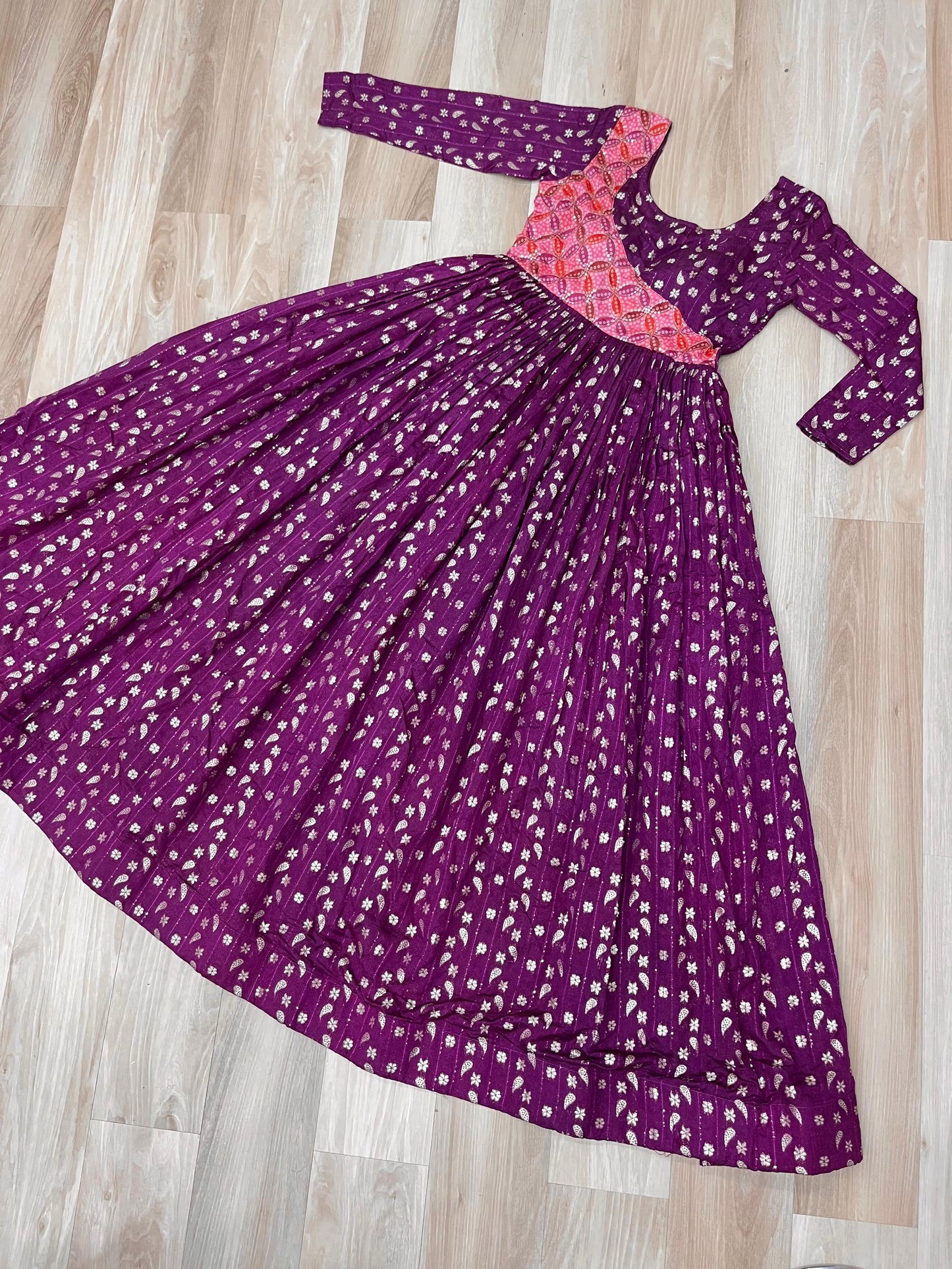 Position Print Choli with jacquard work Gown